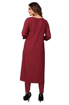 Mohvogue Women's Maroon Printed Poly Crepe Kurta. 2