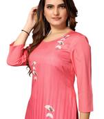 Mohvogue Women's Pink Floral Print Poly Crepe Kurta.