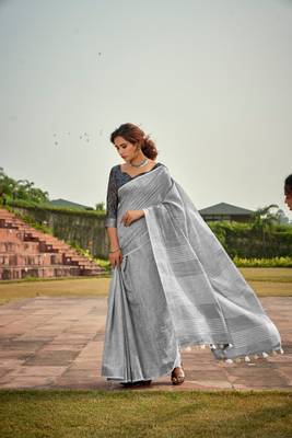 Grey plain linen saree with blouse 1