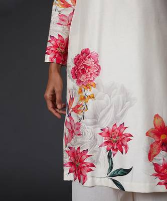 Ivory Printed Chanderi Silk Kurta Set 3
