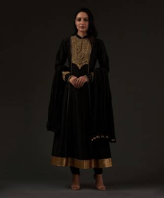 Black Embroidered Kalidar Kurta Set 1