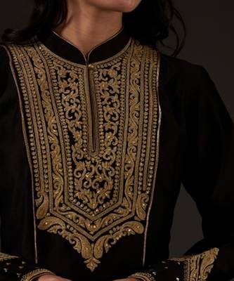 Black Embroidered Kalidar Kurta Set 4