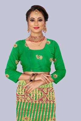 Pink embroidered banarasi saree with blouse 5