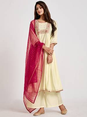 Off-white embroidered chanderi salwar 1