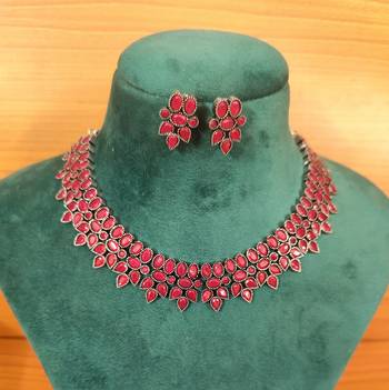 Red necklace-sets 2