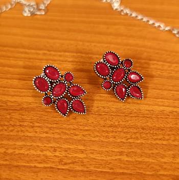 Red necklace-sets 3