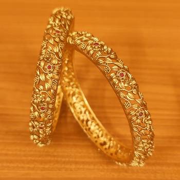 Gold bangles-and-bracelets 3