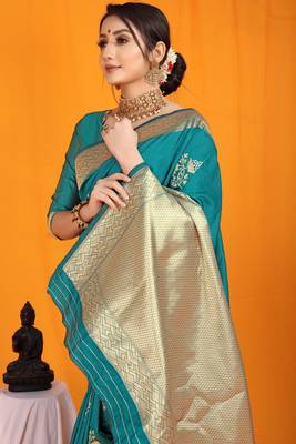 Multicolor hand woven banarasi saree with blouse 3