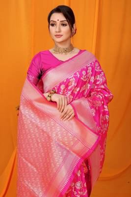 Pink hand woven banarasi saree with blouse 3