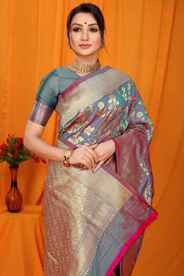 Grey hand woven banarasi saree with blouse 4