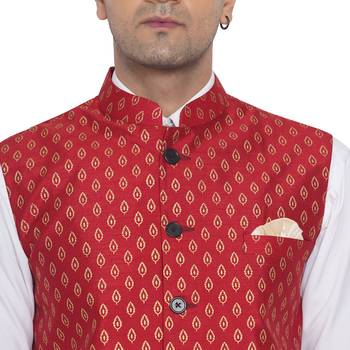 Red printed banarasi nehru-jacket 2