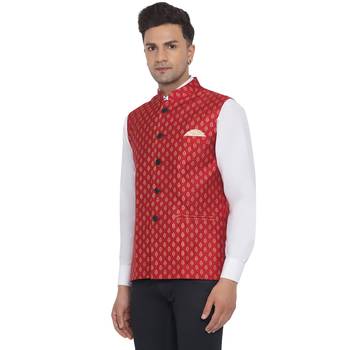 Red printed banarasi nehru-jacket 4