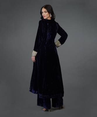 Midnight Blue Silk-Velvet Kashmiri Tilla Embroidered Suit 4