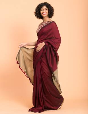Suta Women Maroon Colorblocked Cotton Blend Saree 3
