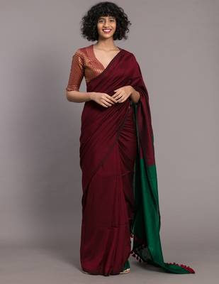SutaWomen Maroon Green Colourblocked Cotton Blend Saree 2