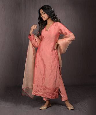 Desert Rose Handwoven Banarasi Kurta Set 1
