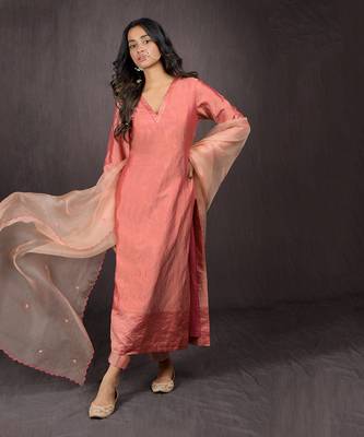 Desert Rose Handwoven Banarasi Kurta Set 2