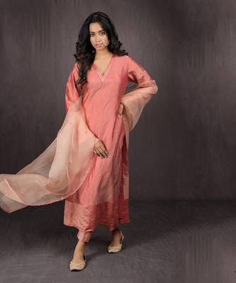 Desert Rose Handwoven Banarasi Kurta Set 4