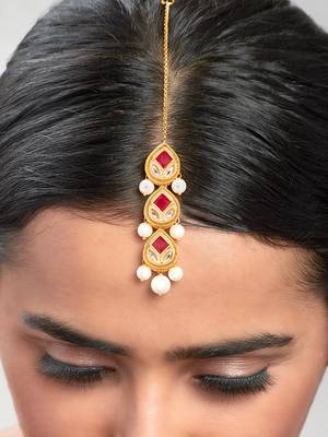 Red Enamelled Ethnic Maang Tikka With White Pearl Drops 2