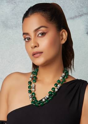 Green Onyx Layered Necklace With White Pearls 2