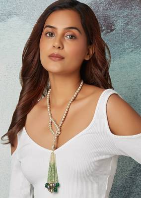 Golden Pearl Scarf Necklace With Shaded Green Agates 2