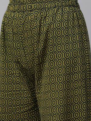 Womens Cotton Floral Print Straight Kurta Sharara Dupatta Set 3