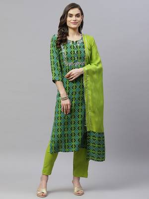 Womens Printed Embroidered Kurti Pant With Dupatta Set 1