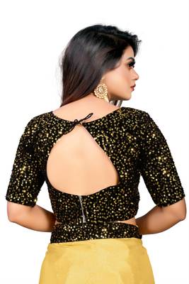 Yellow Embroidered Silk Blend Saree With Blouse 5