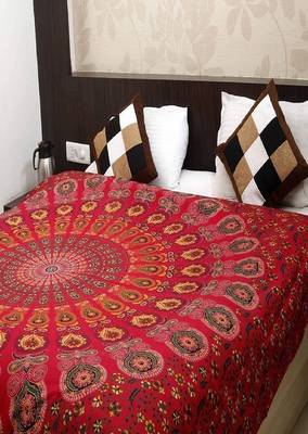  Bohemian Art Wall Hanging Bedspread Bedcover Beach Throw Blanket Yoga Mat Tapestry (RED) 4