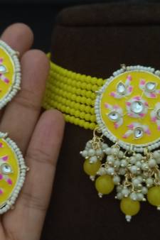 Multicolor necklaces