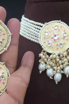 Multicolor necklaces