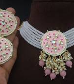 Multicolor necklaces