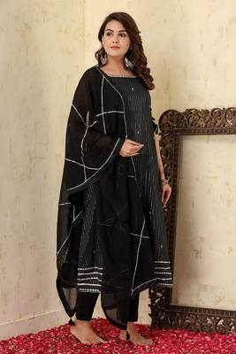 Black Cotton Lurex Festive Sleeveless Kurta Pant Set With Dupatta 3