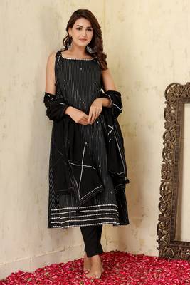Black Cotton Lurex Festive Sleeveless Kurta Pant Set With Dupatta 8