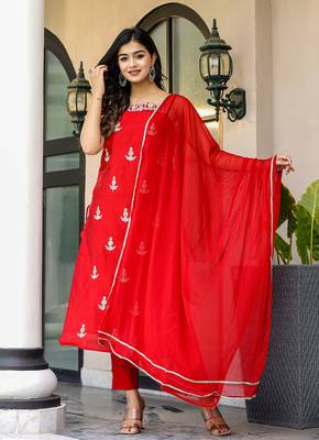 Red Sleeveless Silk Kurta Pant With Dupatta Set 1