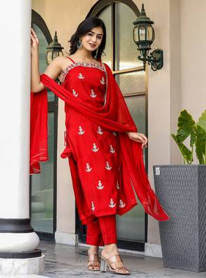 Red Sleeveless Silk Kurta Pant With Dupatta Set 4