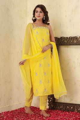 Yellow Sleeveless Silk Kurta Pant With Dupatta Set 3