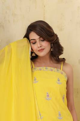 Yellow Sleeveless Silk Kurta Pant With Dupatta Set 6