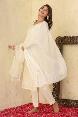 Off-White Modal Silk Kurta Pant With Dupatta Set 4