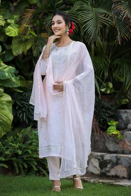 Light Peach Modal Kurta Pant Set With Dupatta (Set of 3) 4