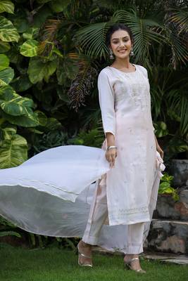 Light Peach Modal Kurta Pant Set With Dupatta (Set of 3) 8