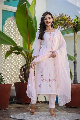Peach Floral Modal Silk Kurta Pant Set With Dupatta (Set of 3) 3
