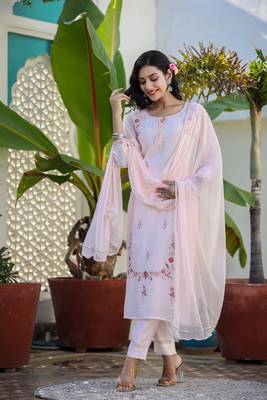 Peach Floral Modal Silk Kurta Pant Set With Dupatta (Set of 3) 7