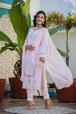 Peach Floral Modal Silk Kurta Pant Set With Dupatta (Set of 3) 8
