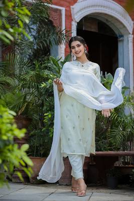 Off White Embroidered Silk Kurta Pant Set With Dupatta (Set of 3) 3