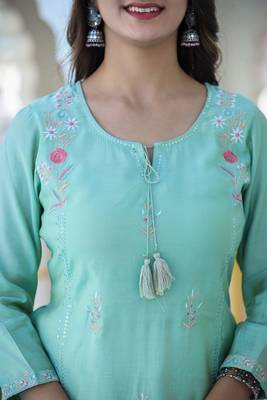 Green Embroidered Silk Kurta Pant Set With Dupatta (Set of 3) 5