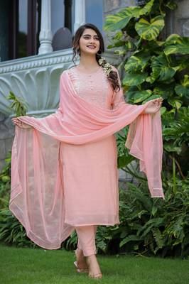 Pink Embroidered Silk Kurta Pant Set With Dupatta (Set of 3) 3