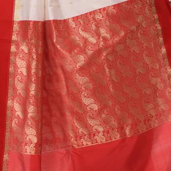 White woven art silk saree with blouse 3
