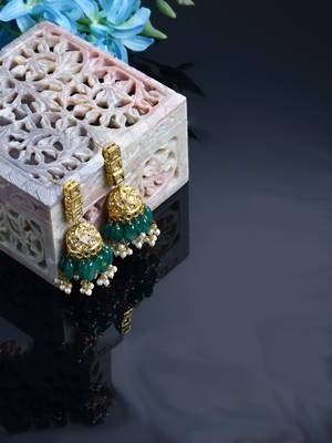 Green pearl earrings 2