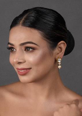 Pearl Beaded Handcrafted Kundan Studs 3